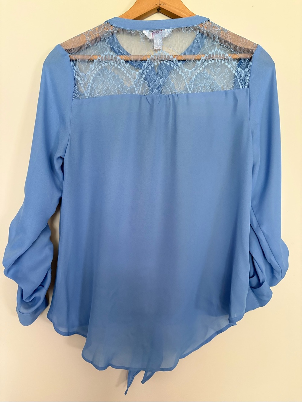 Candie’s Women’s Small Blue Lace Yoke Blouse Tie Front Roll Tab Sleeve Y2K - Picture 4 of 11